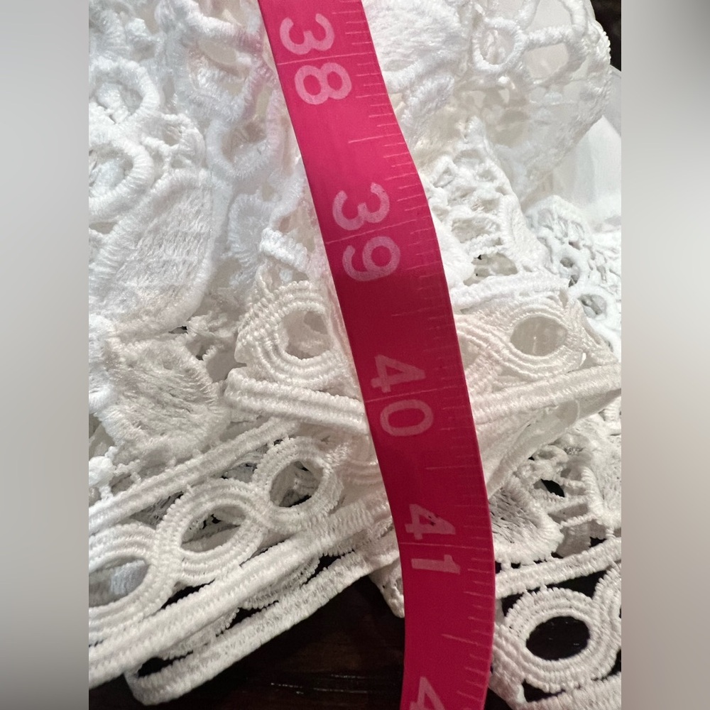 COMMENSE Lace Trim Tiered Skirt Set
COLOR - White two piece set NWT size Medium - Picture 10 of 15